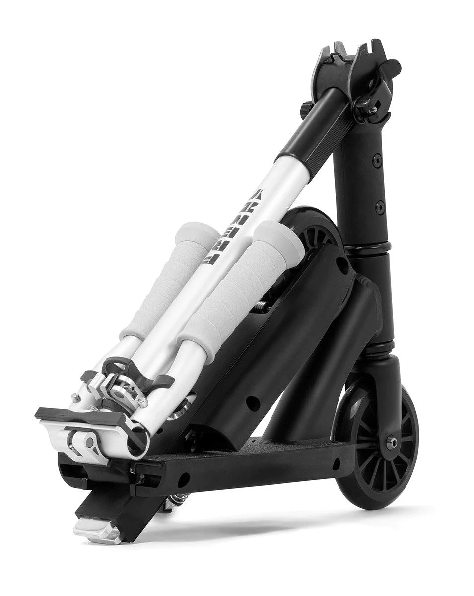 Frenzy Scooters 120mm Flex Recreational Scooter - Black / Silver 4 Frenzy Scooters 120mm Flex Recreational Scooter - Black / Silver - Image 4