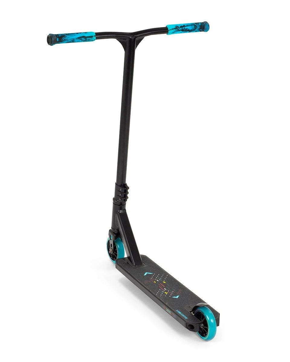 Slamm Classic V9 Junior Stunt Scooter - Black/Blue 2 Slamm Classic V9 Junior Stunt Scooter - Black/Blue - Image 2