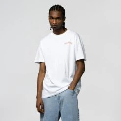 Santa Cruz T-Shirt Screaming Foam Hand - White -Skate Warehouse 64859cf2 88b5 4183 9144 9e62138c7c08