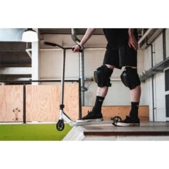 REKD Energy Patrol Skateboard Skate BMX Ramp Knee Pads - Black 19 REKD Energy Patrol Skateboard Skate BMX Ramp Knee Pads - Black -Skate Warehouse 974f5cac 4b55 43fb 8802 d0b9385b7276