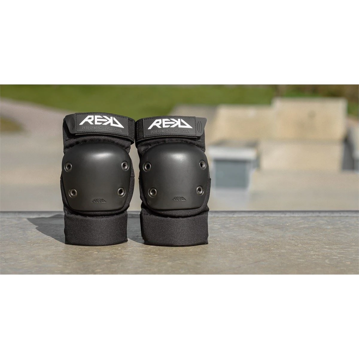 REKD Skateboard Skate Scooter BMX Ramp Elbow Pads - Black 5 REKD Skateboard Skate Scooter BMX Ramp Elbow Pads - Black - Image 5