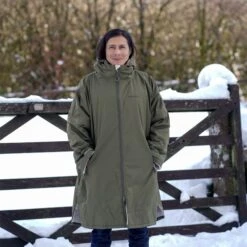 Changing Robe - Khaki -Skate Warehouse afb8cb83 d962 49ef b5ab 273dcdc19faa